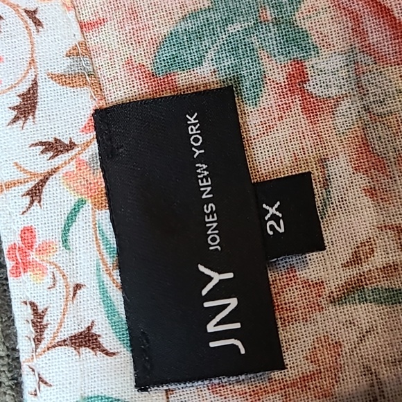 Jones New York Floral Blouse - Picture 7 of 13